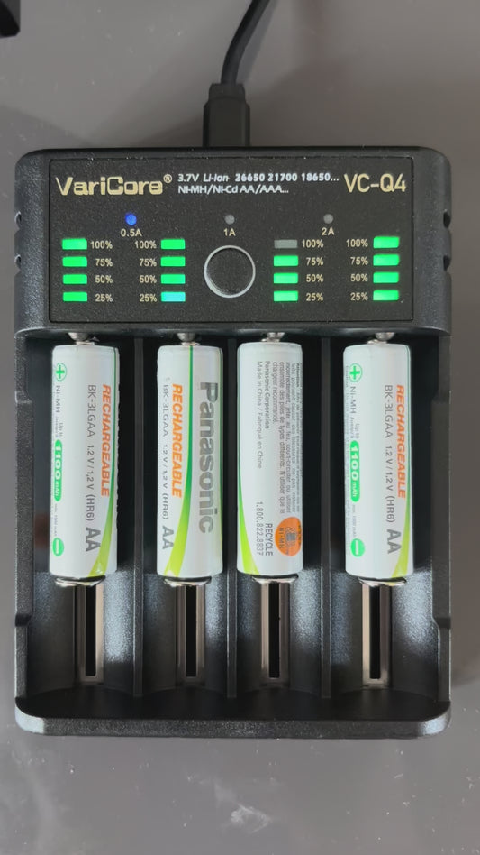 Chargeur de Batterie Intelligent 4 Slots VariCore VCQ4 – Pour Piles Rechargeables 18650, 26650, AA, AAA